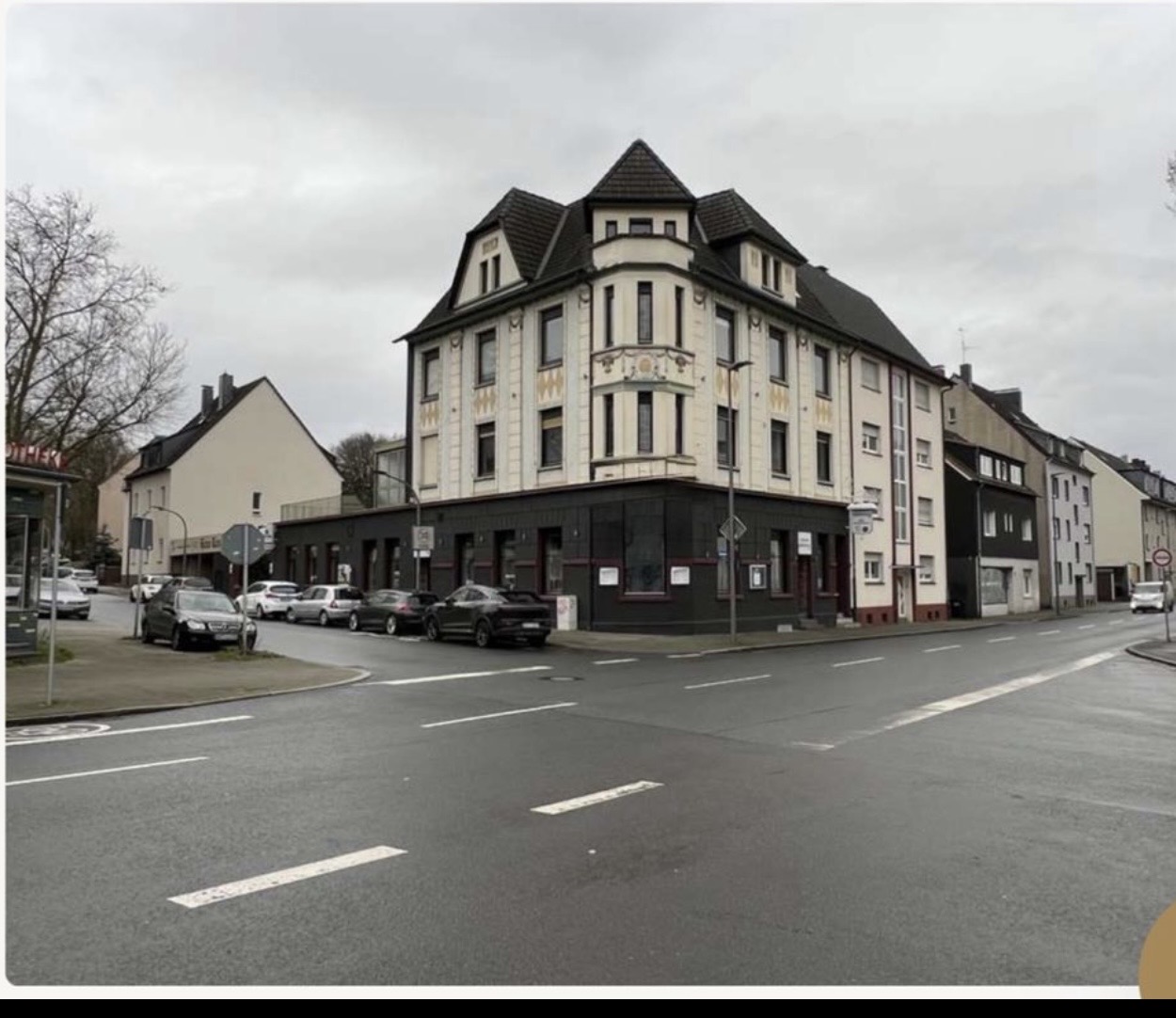 Mehrfamilienhaus mit viel Potenzial und Betriebsbereit Restaurant 1