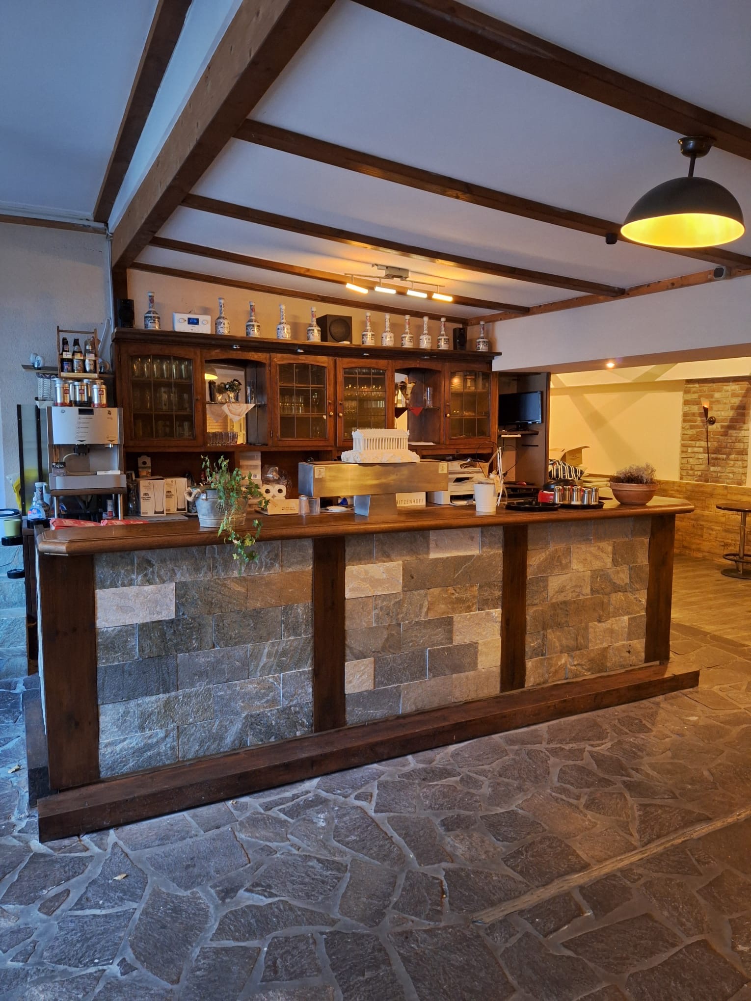 Mehrfamilienhaus mit viel Potenzial und Betriebsbereit Restaurant 8